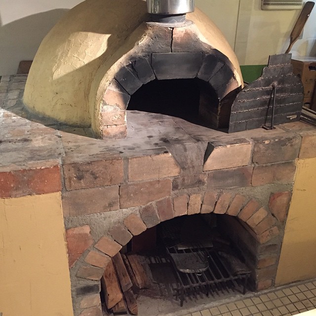 The chef at this Galician restaurant made this brick oven by himself. Of course all the dishes were "moi ben" !!!