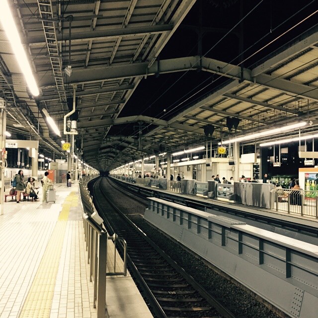 渋滞に巻き込まれ空港に間に合わなくなったので新幹線で帰ります。