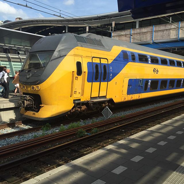 オランダのユトレヒトで乗り換え中。Changing trains at Utrecht