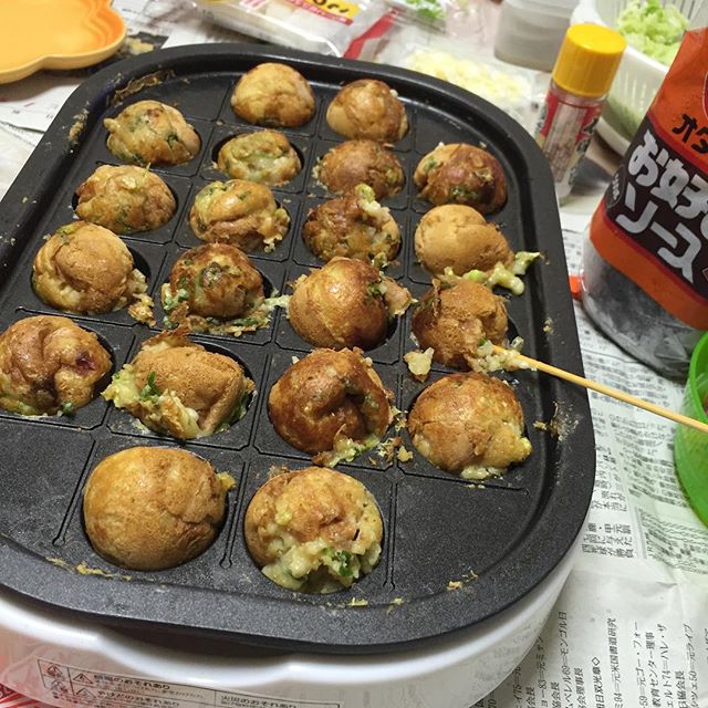 Takoyaki party at my brother's place in Kyoto. 京都の弟宅でタコパ。