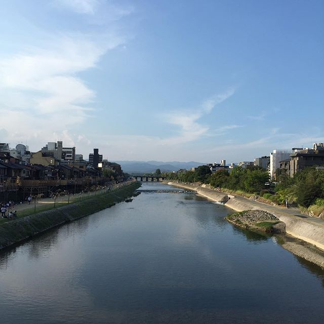 川の上は、風があるね。Kamogawa River, Kyoto.