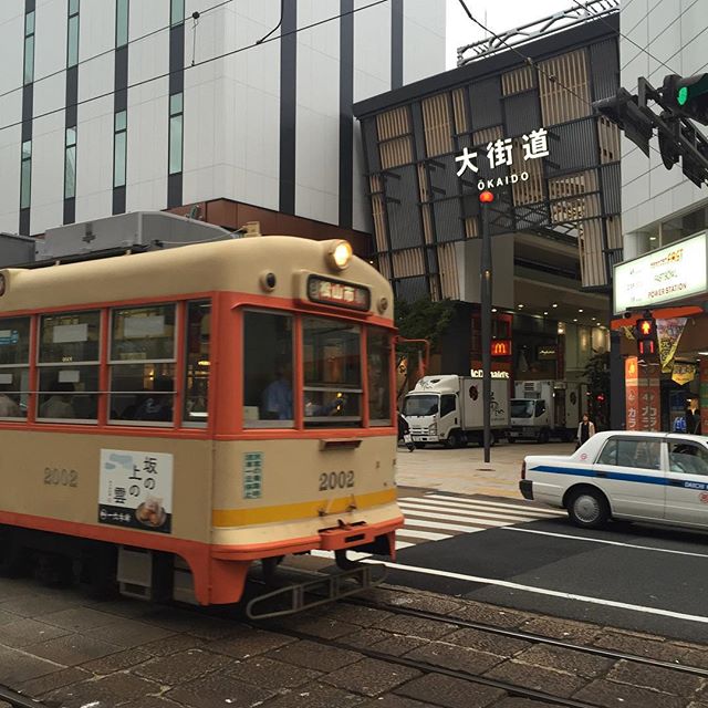 路面電車が国鉄色！