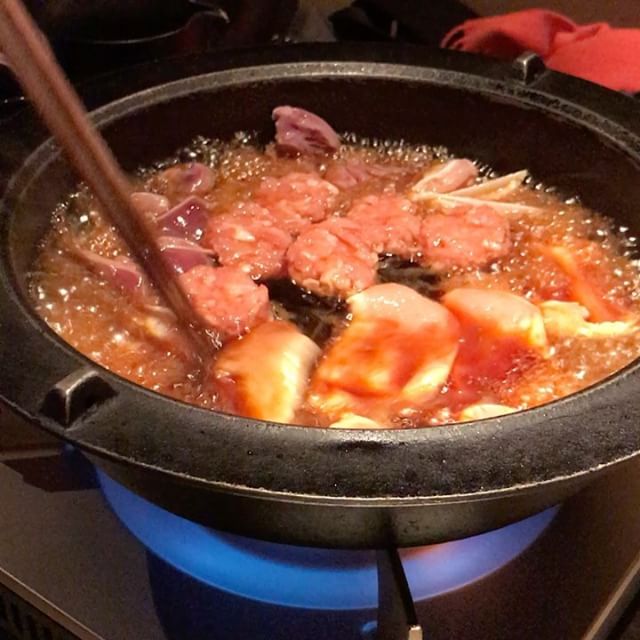 いろいろな部位のとり肉ですき焼き。ああ、美味でした。