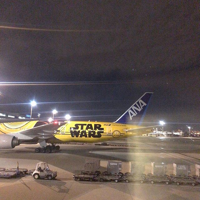 隣のスポットにあの飛行機が！#anastarwars