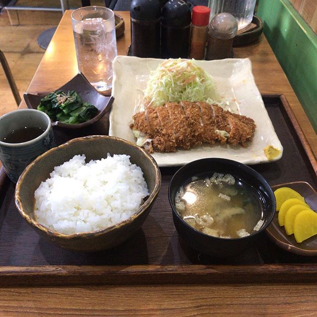 ものすごく久しぶりに #今日の昼ごはん 「Aセット豚肉のポテトサラダサンド揚げ750円」